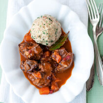 Hirschgulasch mit Möhren Hirschgulasch mit Möhren