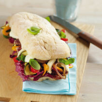 Ciabatta mit Salami und Sommergemüse Ciabatta mit Salami und Sommergemüse