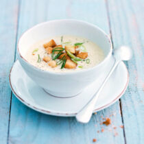 Cremige Brotsuppe mit Meerrettich