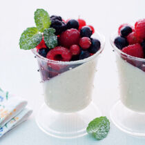 Bayerische Creme mit Sommerbeeren