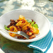 »Hühner-Bolo« mit Pappardelle »Hühner-Bolo« mit Pappardelle