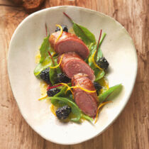 Herbstlicher Blattsalat mit Wildhasenrücken Herbstlicher Blattsalat mit Wildhasenrücken