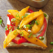 Tramezzini mit Mango und Mozzarella