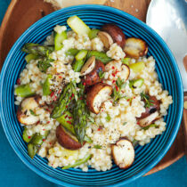 Graupenrisotto mit Spargel und Champignons