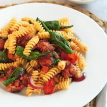 Salsiccia-Nudeln mit Blattspinat Salsiccia-Nudeln mit Blattspinat