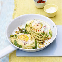 Kräuternudeln mit Ei