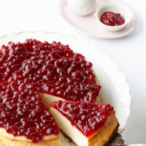 Kartoffel-Cheesecake mit Preiselbeeren Kartoffel-Cheesecake mit Preiselbeeren