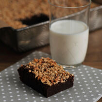 Baileys-Brownies mit Nusskruste