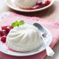 Joghurtmousse mit Kompott Joghurtmousse mit Kompott