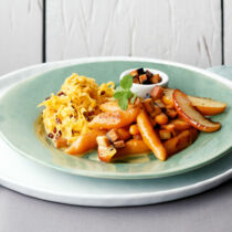 Süßkartoffel-Schupfnudeln mit orientalischem Sauerkraut Süßkartoffel-Schupfnudeln mit orientalischem Sauerkraut