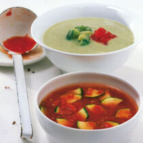 Tomatensuppe mit Zucchini