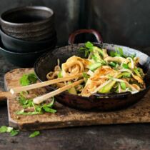 Bratnudeln mit Spargel und Ei Bratnudeln mit Spargel und Ei