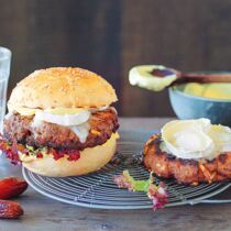 Ziegenkäse-Dattel-Burger Ziegenkäse-Dattel-Burger