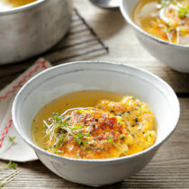 Kaspressknödel in Gemüsebrühe Kaspressknödel in Gemüsebrühe