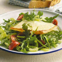 Rucolasalat mit gegrilltem Pecorino Rucolasalat mit gegrilltem Pecorino