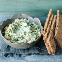Joghurt-Frühlingskräuter-Ei-Aufstrich
