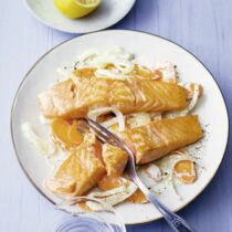 Lachs mit Fenchel-Möhren-Gemüse