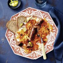 Halal-Bratwurst mit Sauerkraut