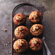 Apfelmuffins mit Walnüssen und Granatapfel