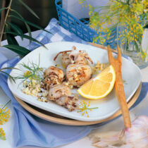 Tintenfische gegrillt mit Knoblauch