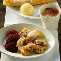 Kaiserschmarrn mit Zwetschgenröster Kaiserschmarrn mit Zwetschgenröster