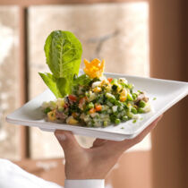 Gemüsesalat mit Mayonnaise Gemüsesalat mit Mayonnaise