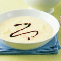 Selleriecremesuppe mit Kürbiskernöl