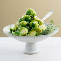 Rosenkohl mit Zitronen-Thymian-Butter Rosenkohl mit Zitronen-Thymian-Butter