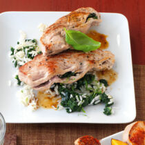 Gefüllte Schweinesteaks mit Spinatreis Gefüllte Schweinesteaks mit Spinatreis