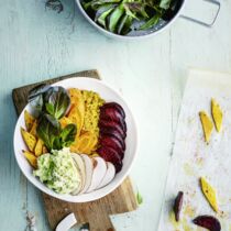 Winterrüben-Bowl mit Feta-Avocado-Dip Winterrüben-Bowl mit Feta-Avocado-Dip