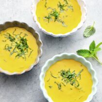 Kürbis-Kartoffel-Suppe mit Zitronenmelisse