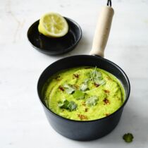 Brokkoli-Avocado-Suppe mit Kurkuma