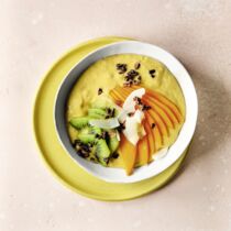 Tropical Smoothie-Bowl  mit Mango