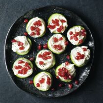 Gurkenhappen mit Granatapfel Gurkenhappen mit Granatapfel