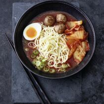 Tomaten-Ramen mit Kimchi Tomaten-Ramen mit Kimchi