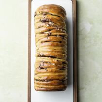 Zupfbrot mit Marzipan-Schokolade