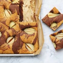 Marmorkuchen mit Zimt & Birnen