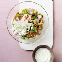 Bunter Bohnensalat mit Schafskäse