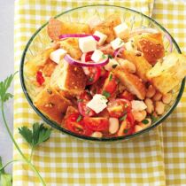 Brotsalat mit Bohnen