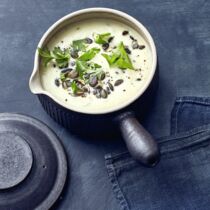 Blumenkohlsuppe mit wei&szlig;en Bohnen