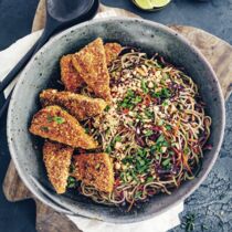 Soba-Nudel-Salat mit Sojadressing Soba-Nudel-Salat mit Sojadressing