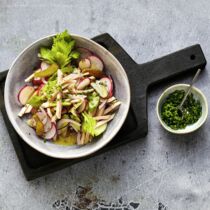 Knackiger Geflügelwurstsalat Knackiger Geflügelwurstsalat