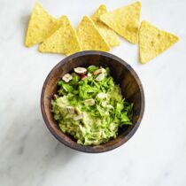 Rucola-Guacamole mit Haselnüssen Rucola-Guacamole mit Haselnüssen