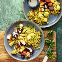 Warmer Kürbissalat mit Hähnchen und Couscous Warmer Kürbissalat mit Hähnchen und Couscous