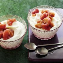 Quarkmousse mit Rhabarberröster