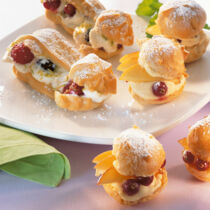 Windbeutel mit Fruchtcreme