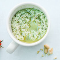 Pesto mit Erdnüssen