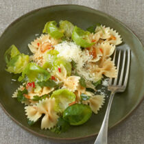 Scharfe Pasta mit Rosenkohl, Chili und Knoblauch