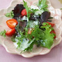 Frühlingssalat mit Erdbeeren Frühlingssalat mit Erdbeeren