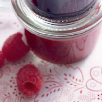 Schnelle Himbeersauce mit Schuss Schnelle Himbeersauce mit Schuss